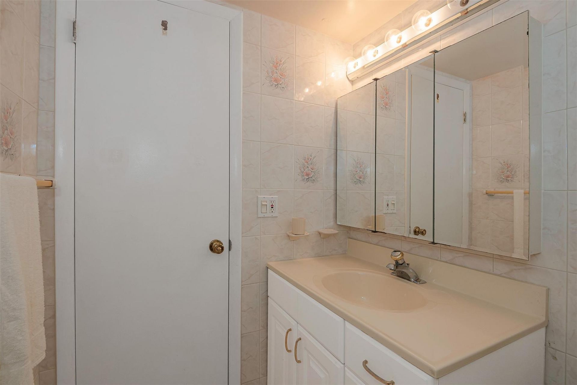 1891 S Ocean Drive, Unit 207, Hallandale Beach, FL 33009 Photo
