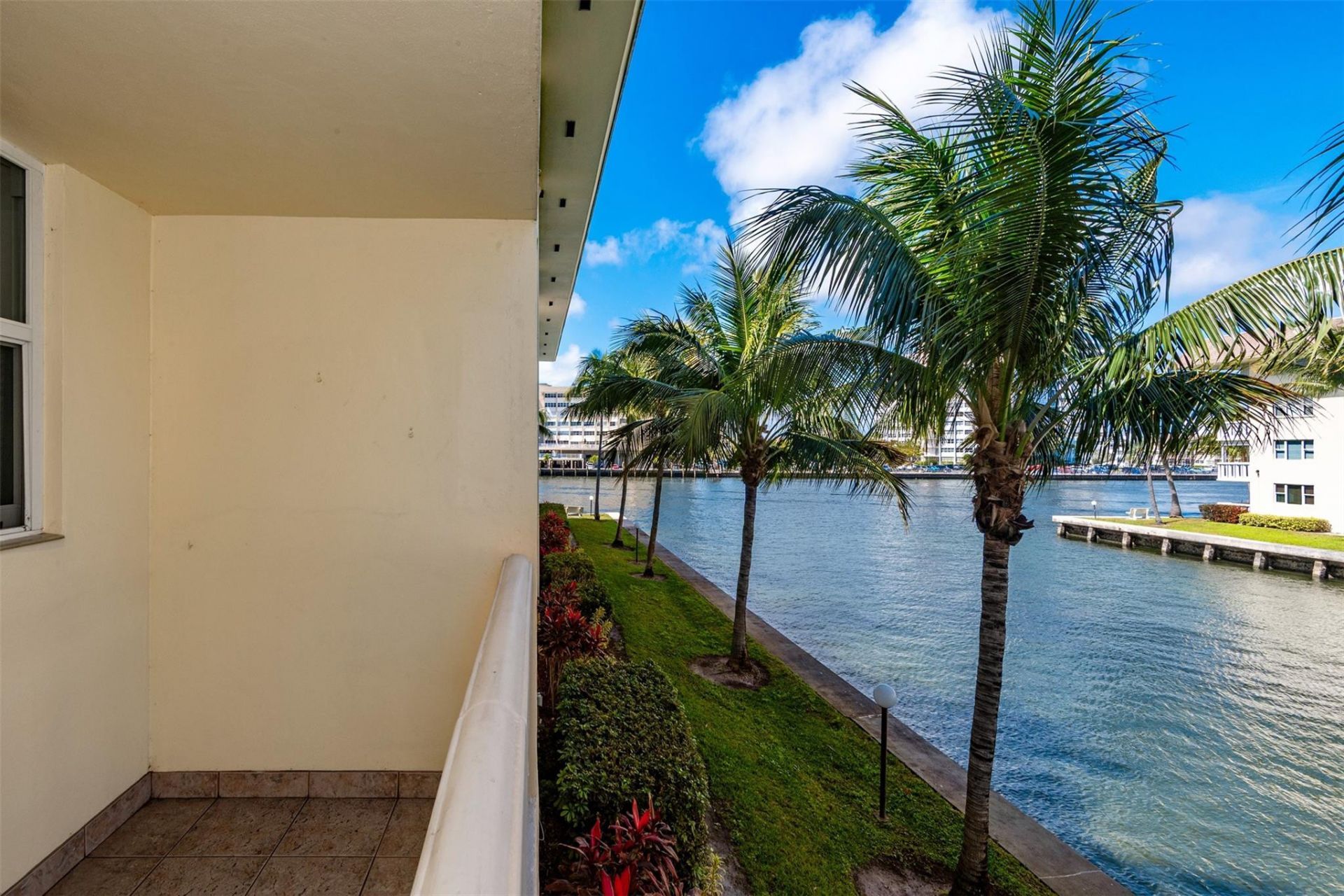 1891 S Ocean Drive, Unit 207, Hallandale Beach, FL 33009 Photo