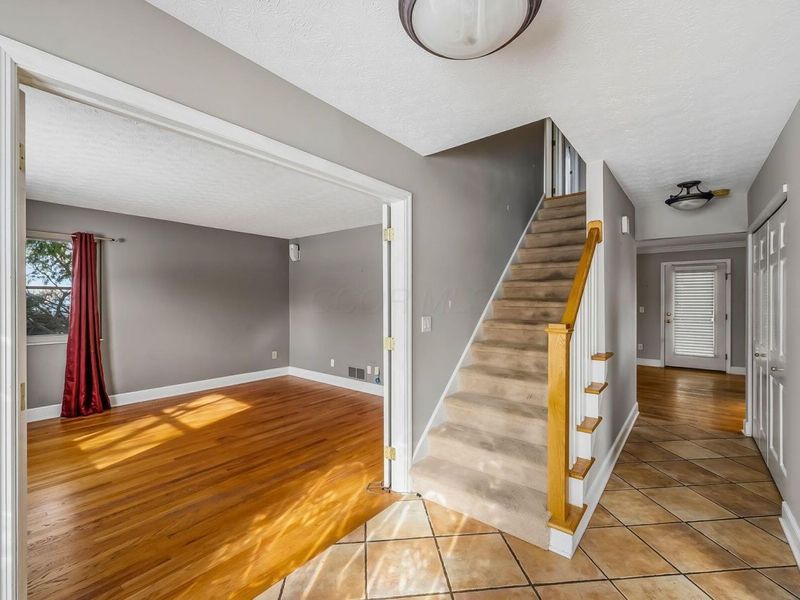 1566 Lorraine Avenue, Columbus, OH 43235 Photo 8