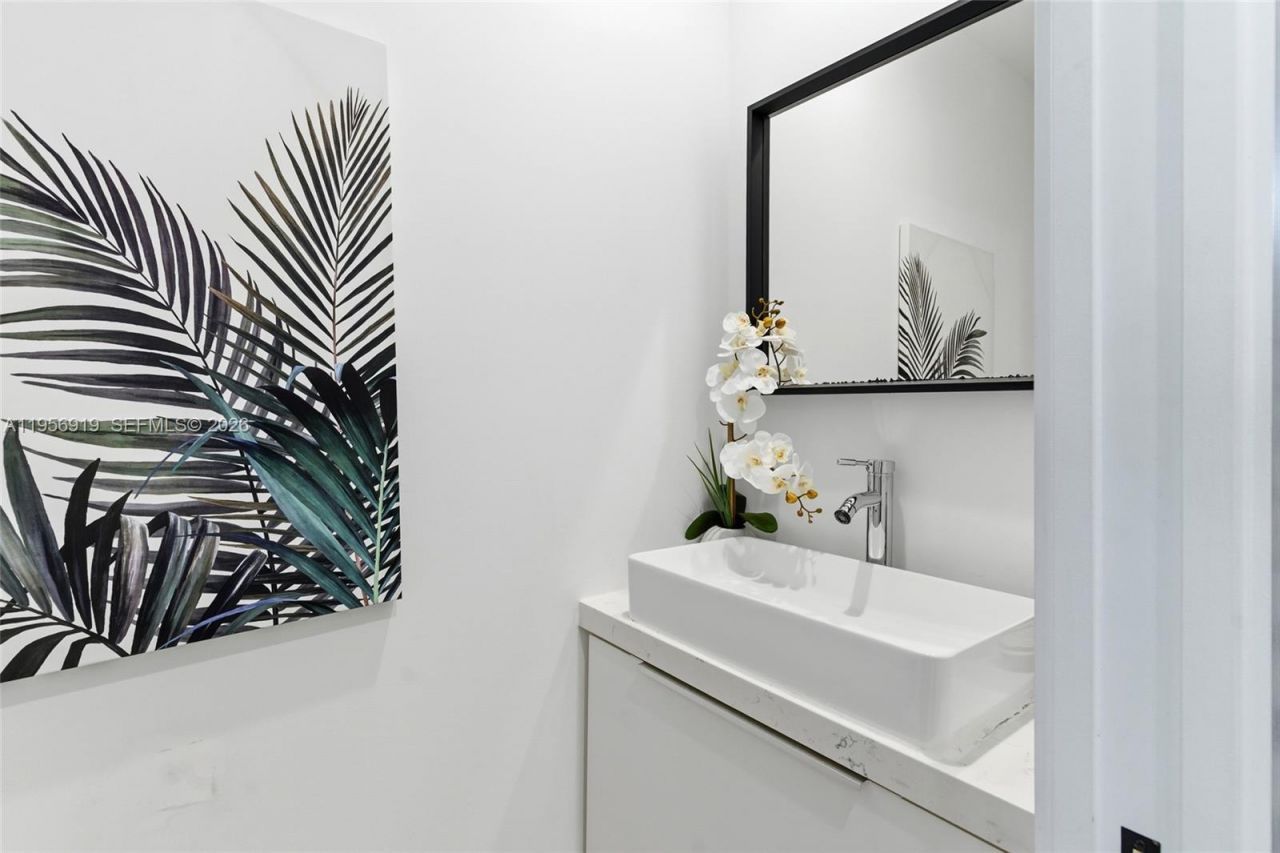 255 NW 39th St, Miami, FL 33127 Photo