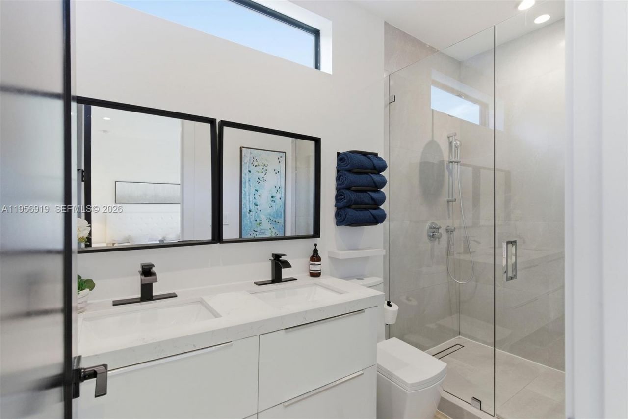 255 NW 39th St, Miami, FL 33127 Photo