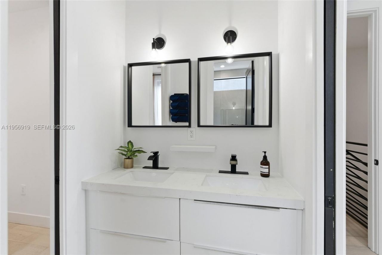 255 NW 39th St, Miami, FL 33127 Photo