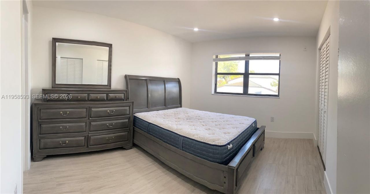 7175 NW 179th St, Unit 302, Hialeah, FL 33015 Photo