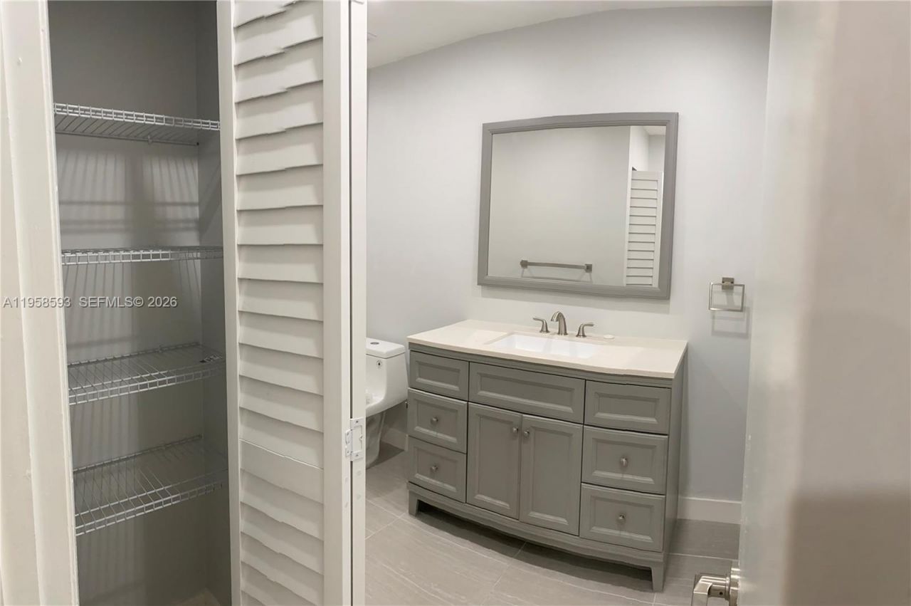 7175 NW 179th St, Unit 302, Hialeah, FL 33015 Photo