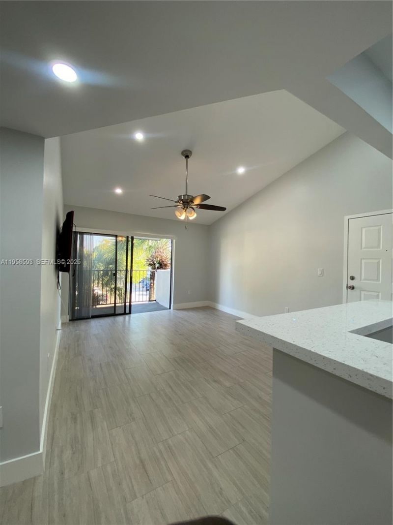 7175 NW 179th St, Unit 302, Hialeah, FL 33015 Photo