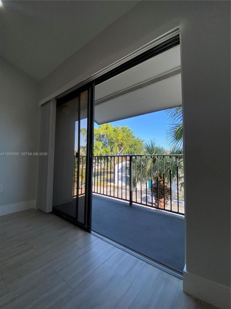 7175 NW 179th St, Unit 302, Hialeah, FL 33015 Photo