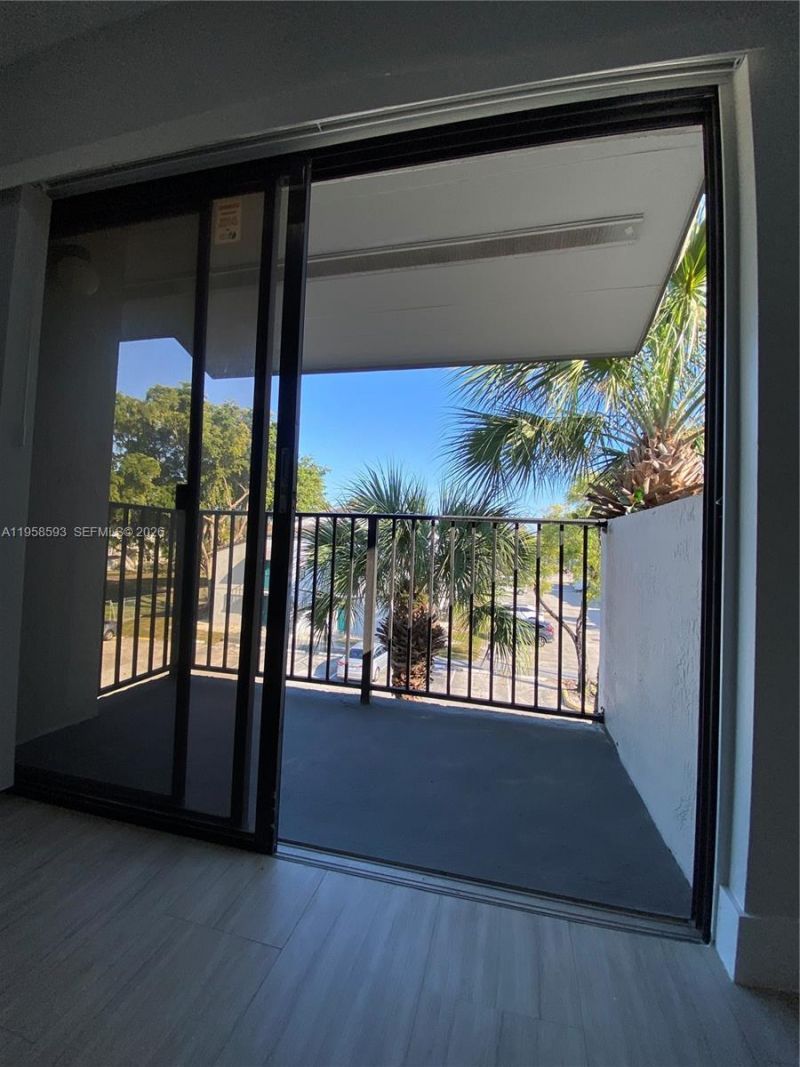 7175 NW 179th St, Unit 302, Hialeah, FL 33015 Photo