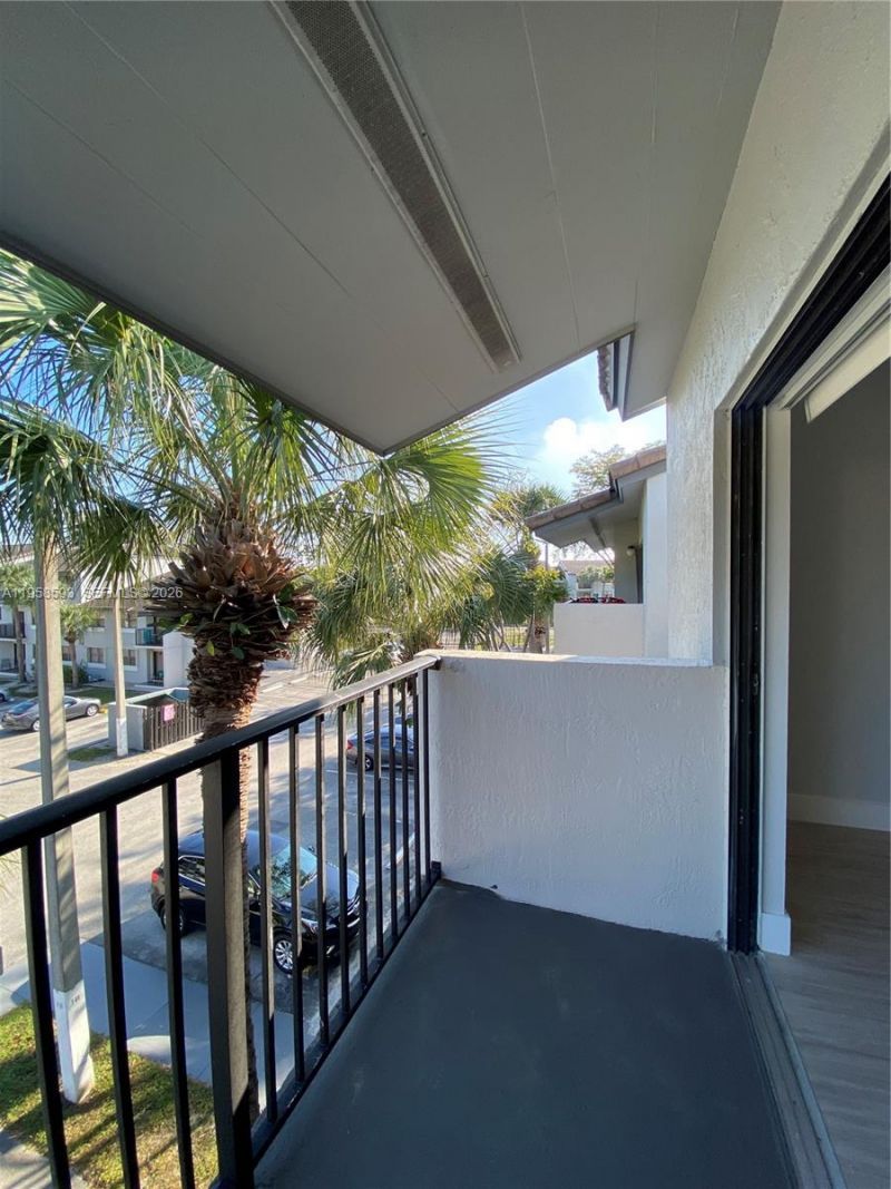 7175 NW 179th St, Unit 302, Hialeah, FL 33015 Photo