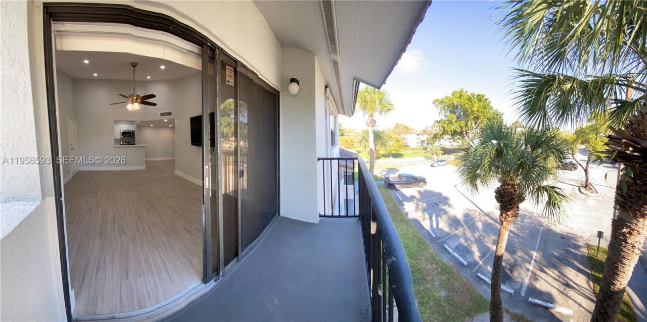 7175 NW 179th St, Unit 302, Hialeah, FL 33015 Photo
