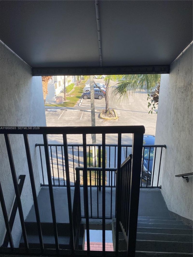7175 NW 179th St, Unit 302, Hialeah, FL 33015 Photo