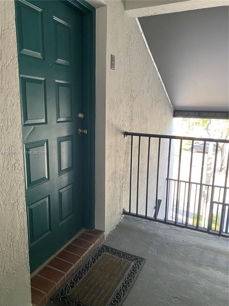 7175 NW 179th St, Unit 302, Hialeah, FL 33015 Photo