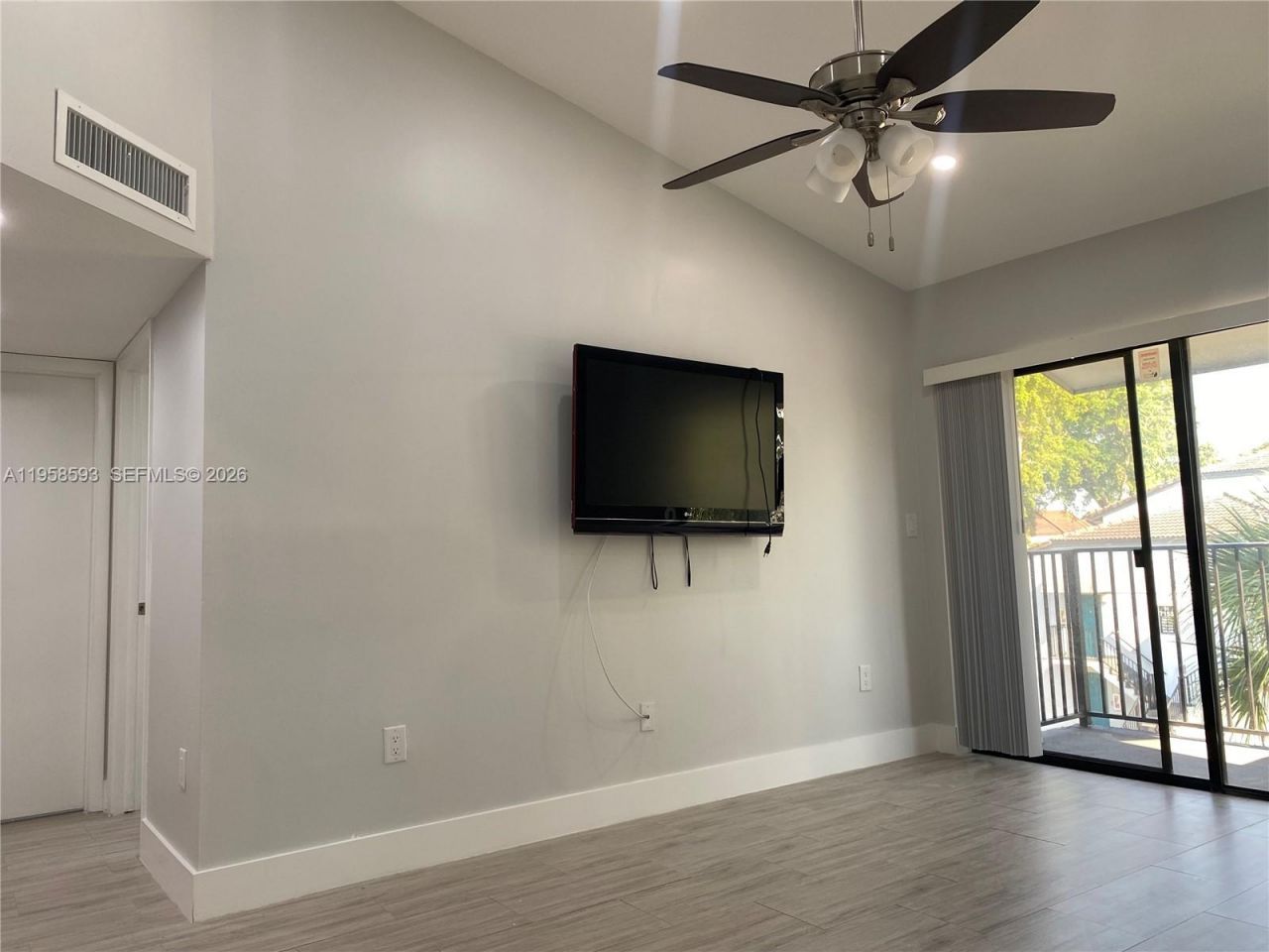 7175 NW 179th St, Unit 302, Hialeah, FL 33015 Photo