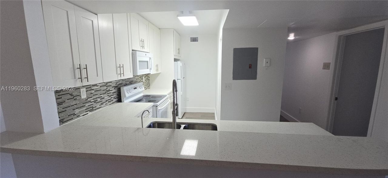 8540 SW 212th St, Unit 207, Cutler Bay, FL 33189 Photo