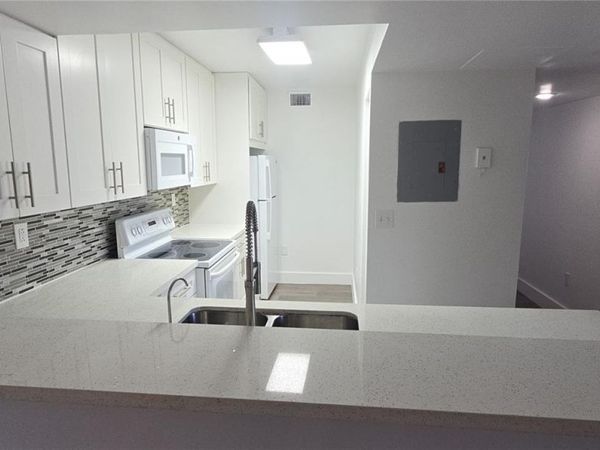 8540 SW 212th St, Unit 207, Cutler Bay, FL 33189