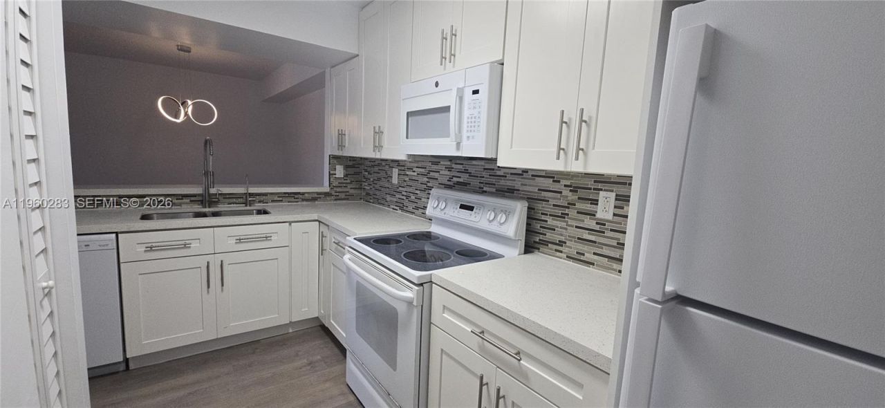 8540 SW 212th St, Unit 207, Cutler Bay, FL 33189 Photo