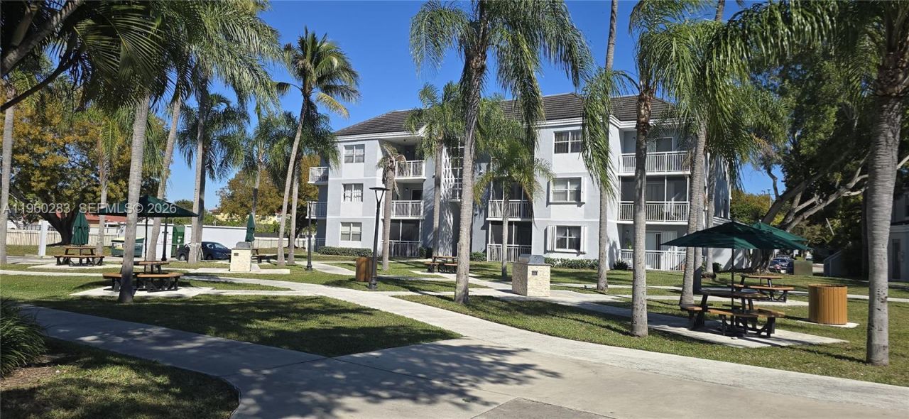 8540 SW 212th St, Unit 207, Cutler Bay, FL 33189 Photo