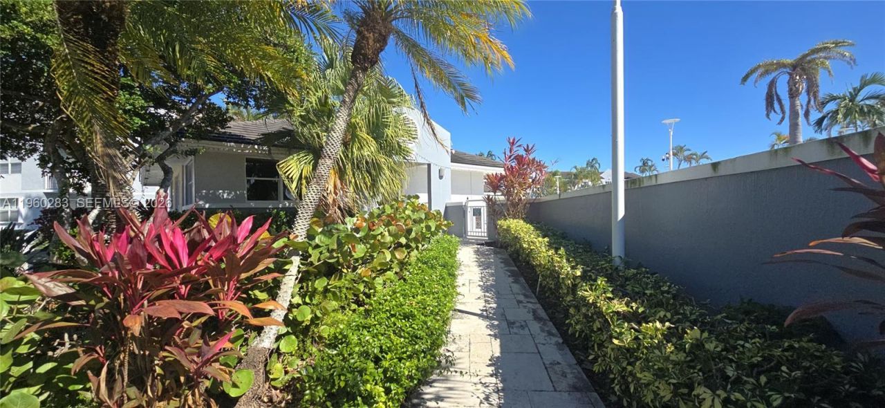 8540 SW 212th St, Unit 207, Cutler Bay, FL 33189 Photo