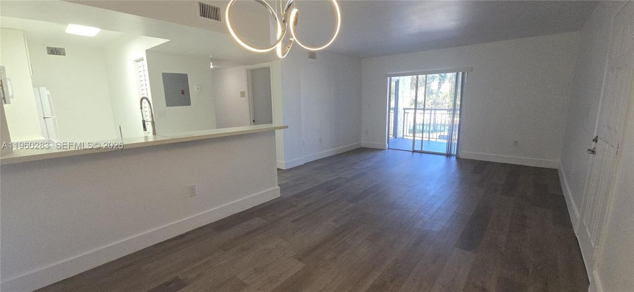 8540 SW 212th St, Unit 207, Cutler Bay, FL 33189 Photo