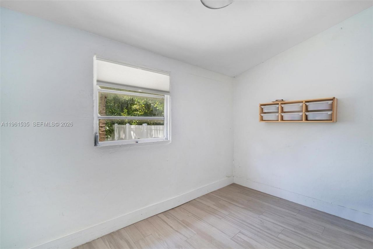 551 NE 67th St , Miami, FL 33138 Photo