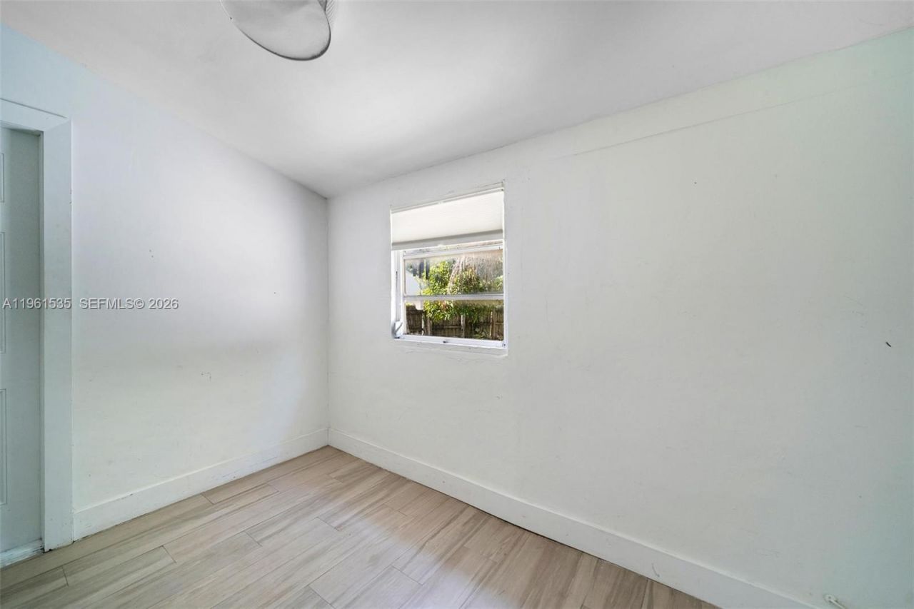 551 NE 67th St , Miami, FL 33138 Photo