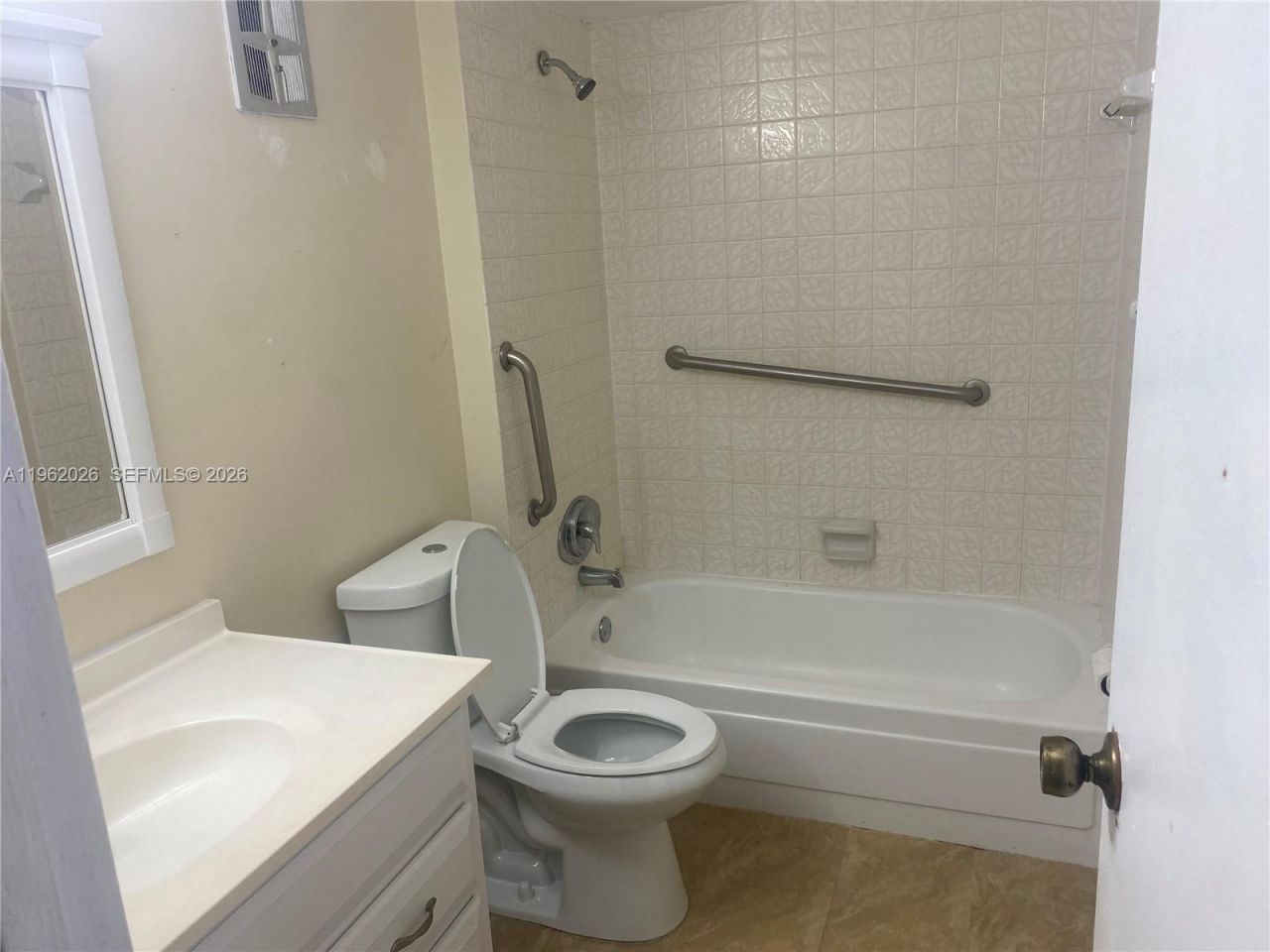 335 W Laurel Dr , Unit 1M, Margate, FL 33063 Photo