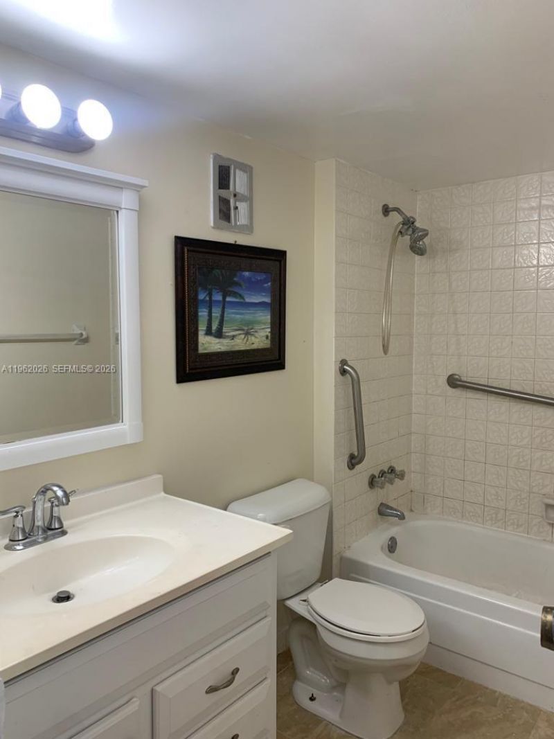 335 W Laurel Dr , Unit 1M, Margate, FL 33063 Photo