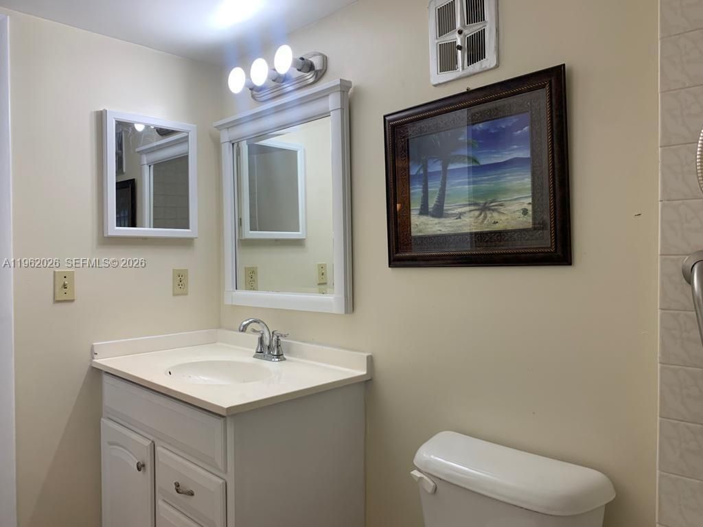 335 W Laurel Dr , Unit 1M, Margate, FL 33063 Photo