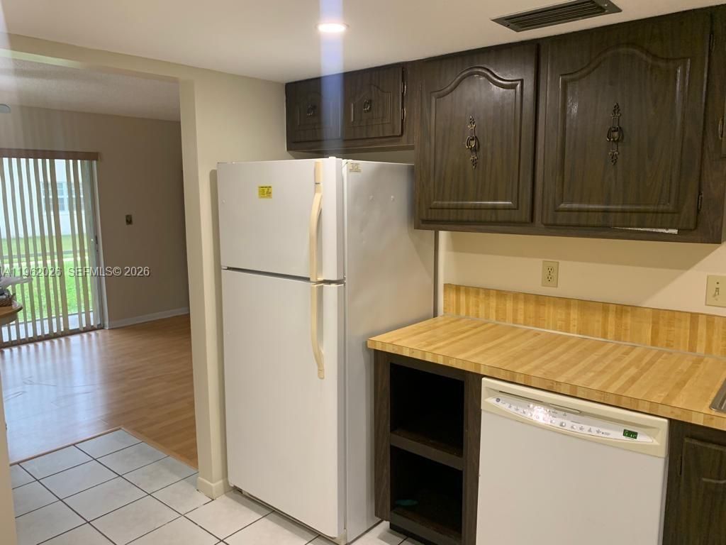 335 W Laurel Dr , Unit 1M, Margate, FL 33063 Photo