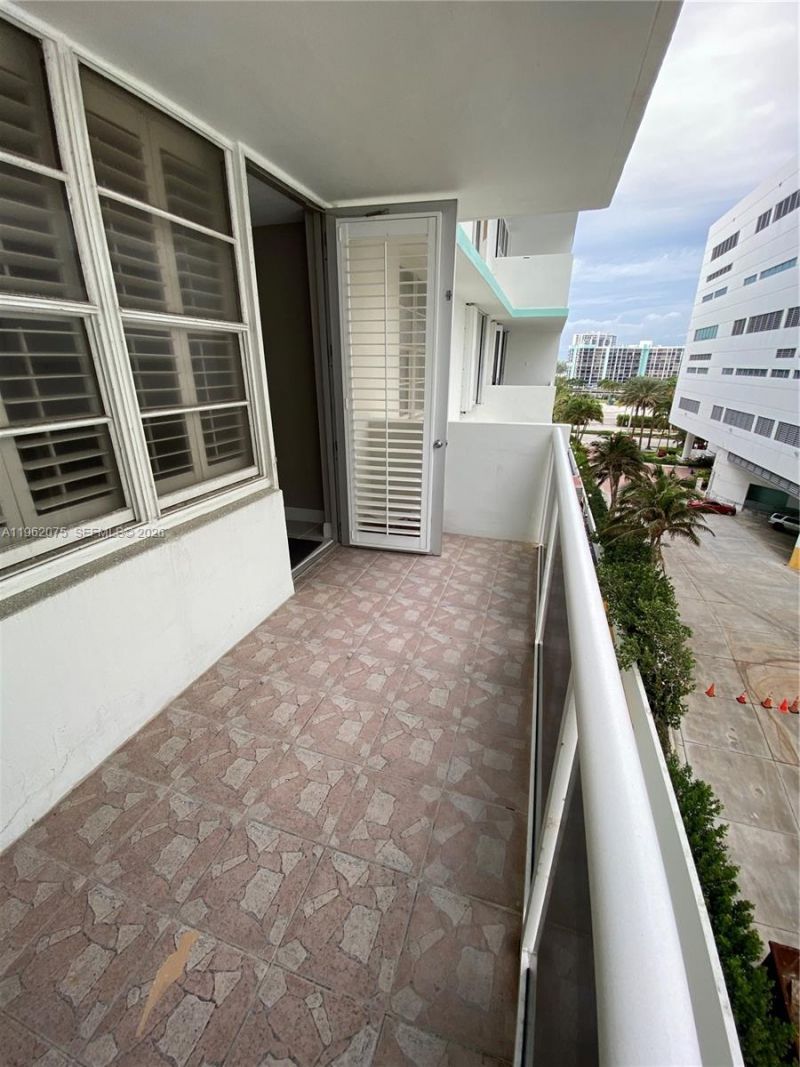 3725 S Ocean Dr , Unit 607, Hollywood, FL 33019 Photo
