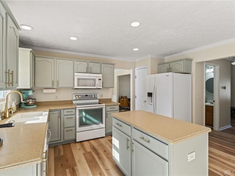 358 Sentinel Oak Drive, Dayton, OH 45458 Photo 3