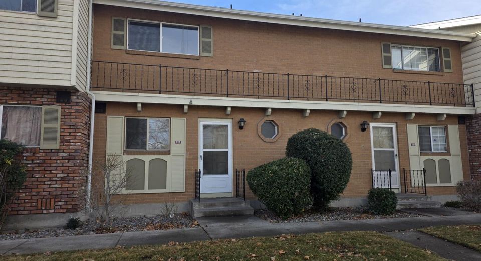127 Smithridge Park, Reno, NV 89502 Photo