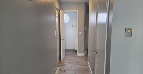 127 Smithridge Park, Reno, NV 89502 Photo