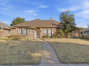 18516 Featherwood Drive, Dallas, TX 75252