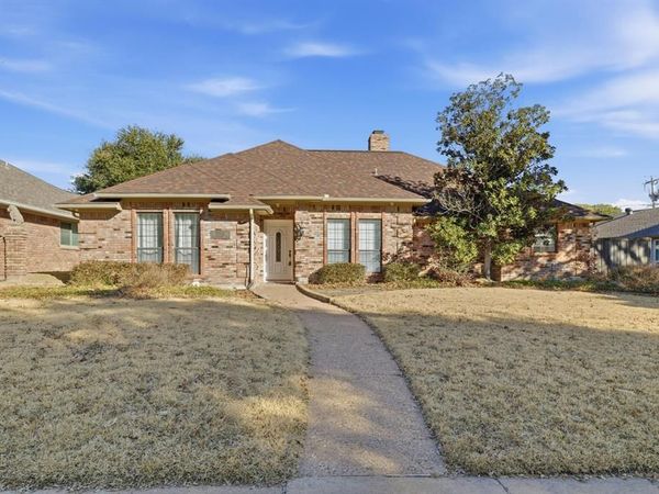 18516 Featherwood Drive, Dallas, TX 75252