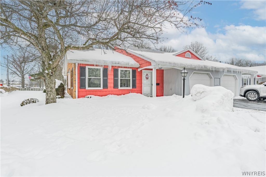 1 The Common, Lockport, NY 14094 Main Photo