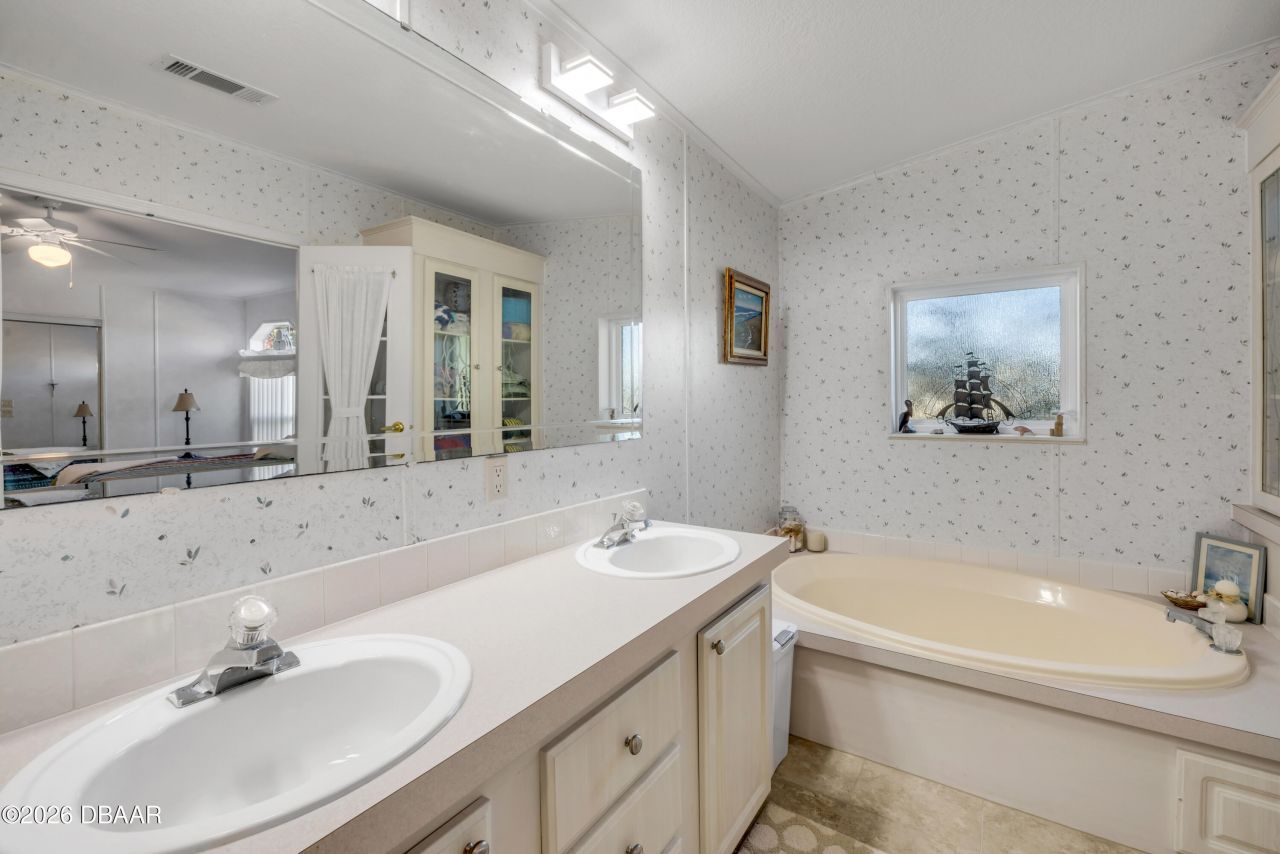 290 Navajo Drive, Oak Hill, FL 32759 Photo