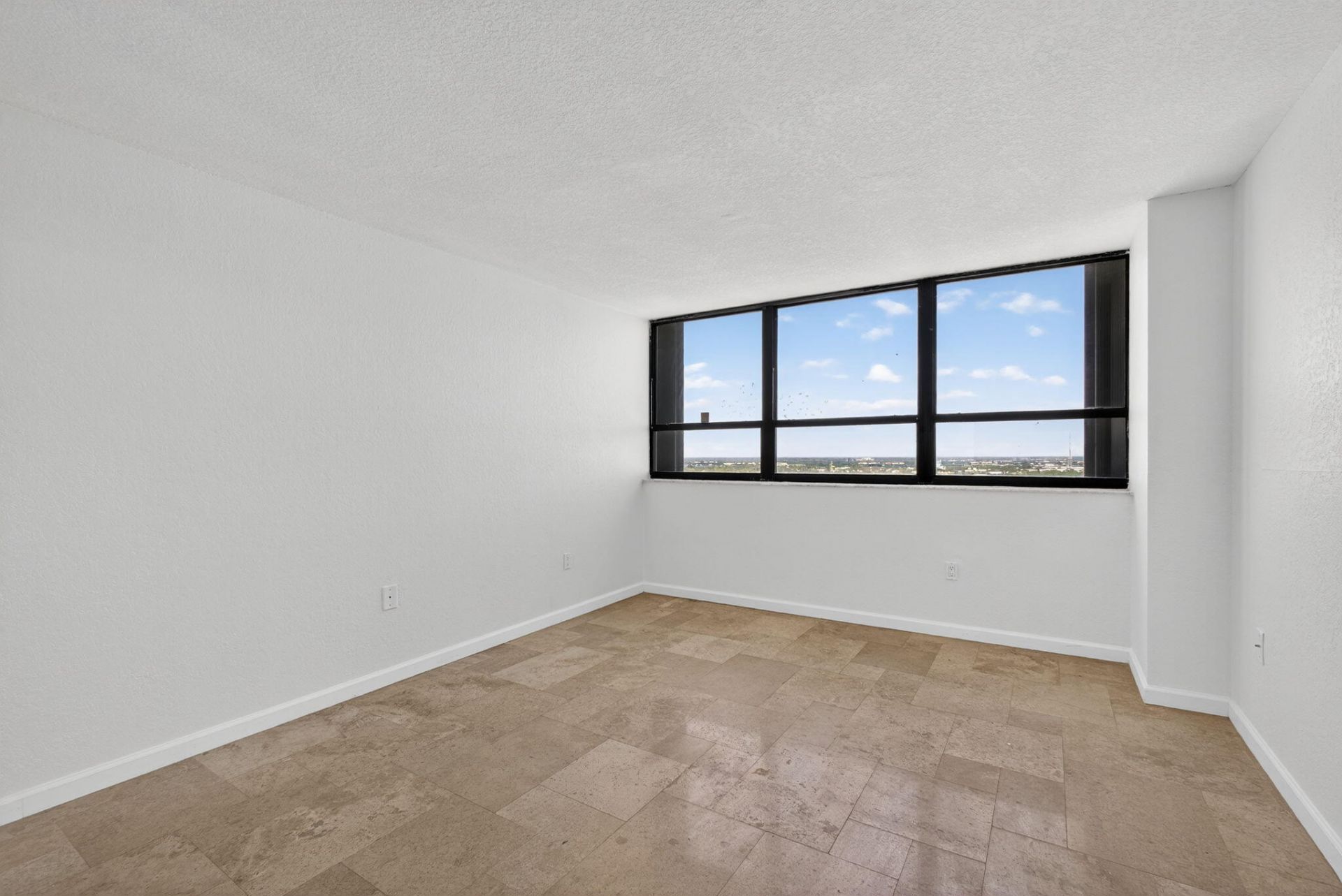 5600 N Flagler Drive, Unit 2703, West Palm Beach, FL 33407 Photo