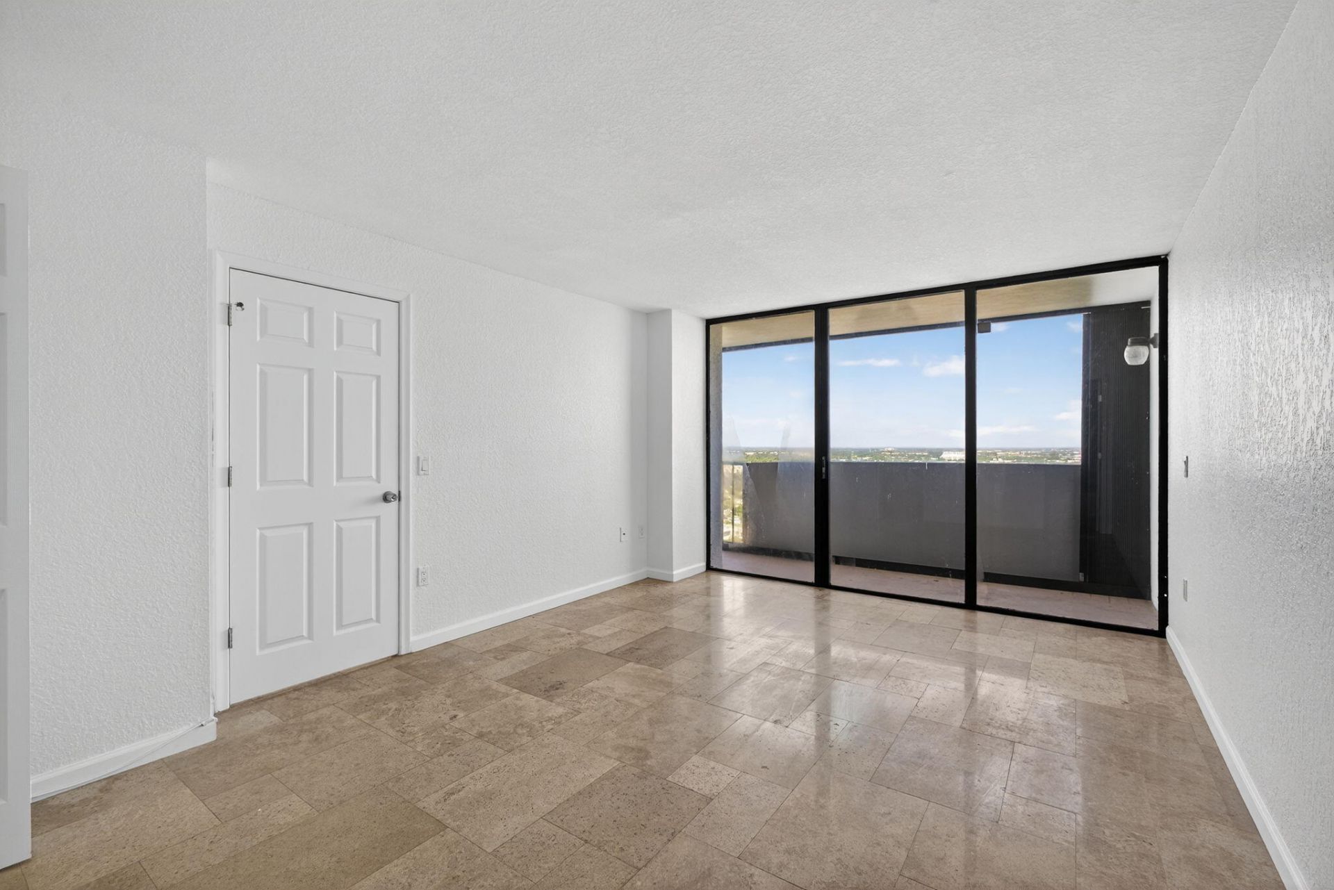 5600 N Flagler Drive, Unit 2703, West Palm Beach, FL 33407 Photo