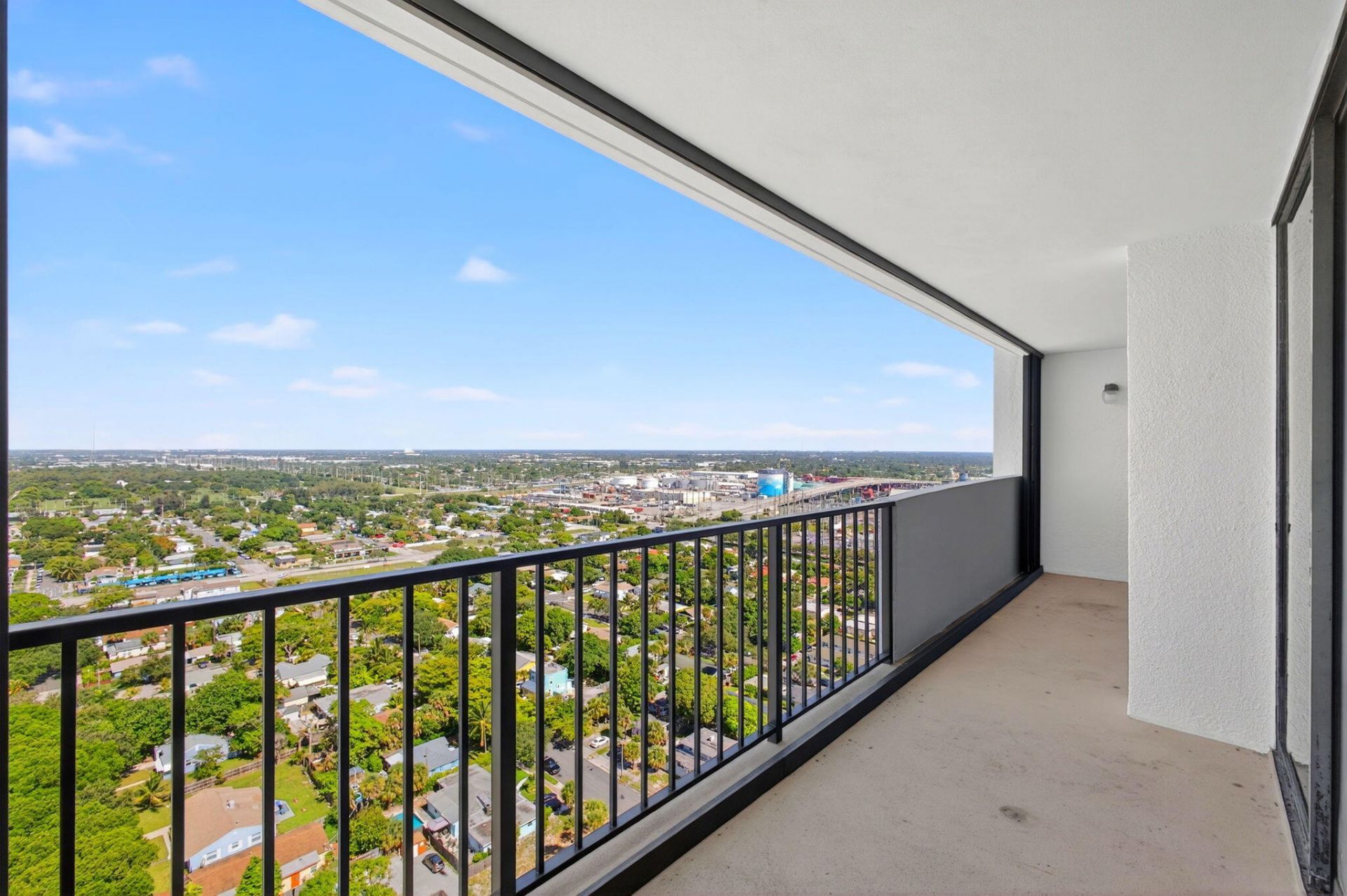 5600 N Flagler Drive, Unit 2703, West Palm Beach, FL 33407 Photo