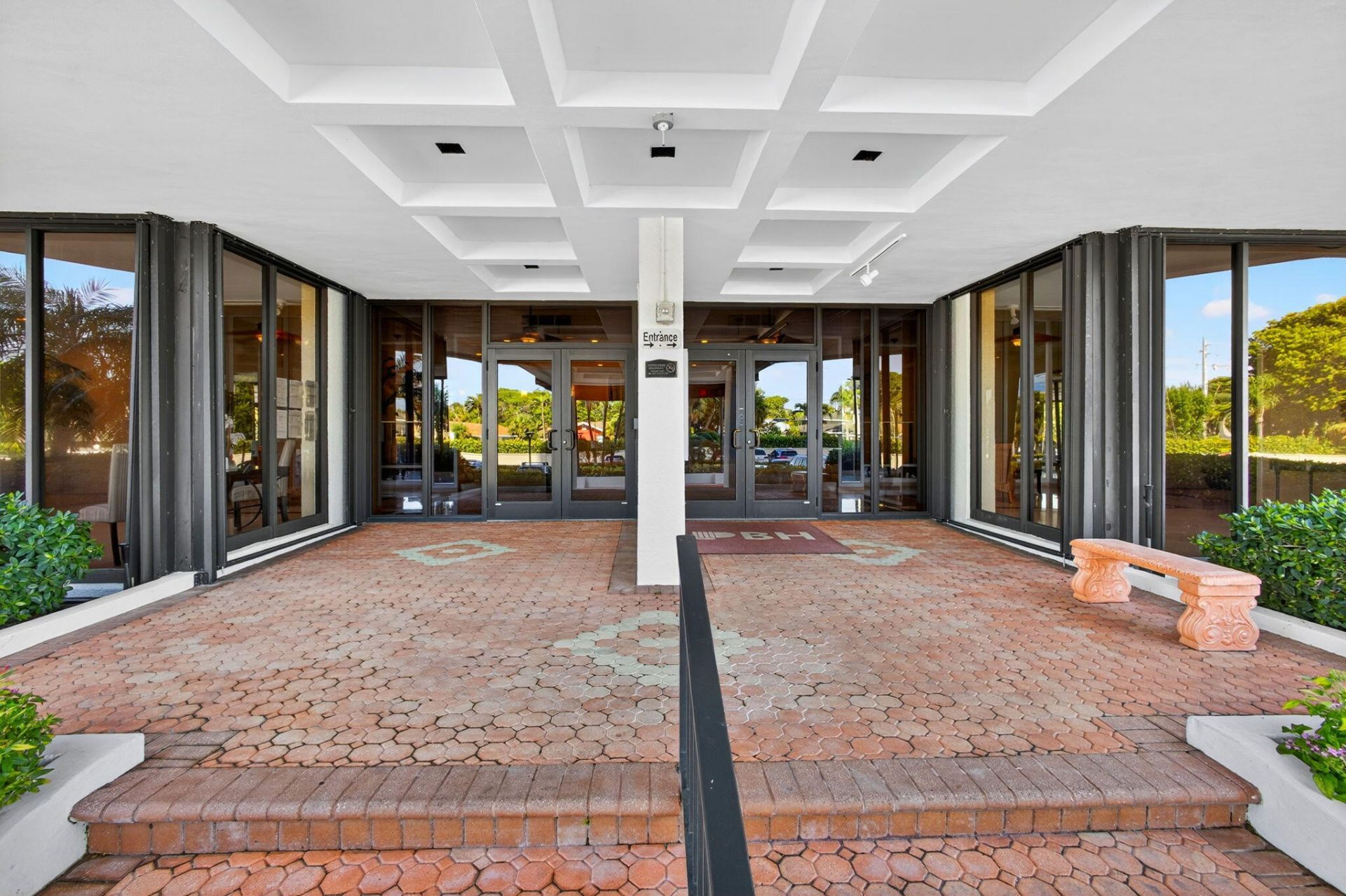 5600 N Flagler Drive, Unit 2703, West Palm Beach, FL 33407 Photo