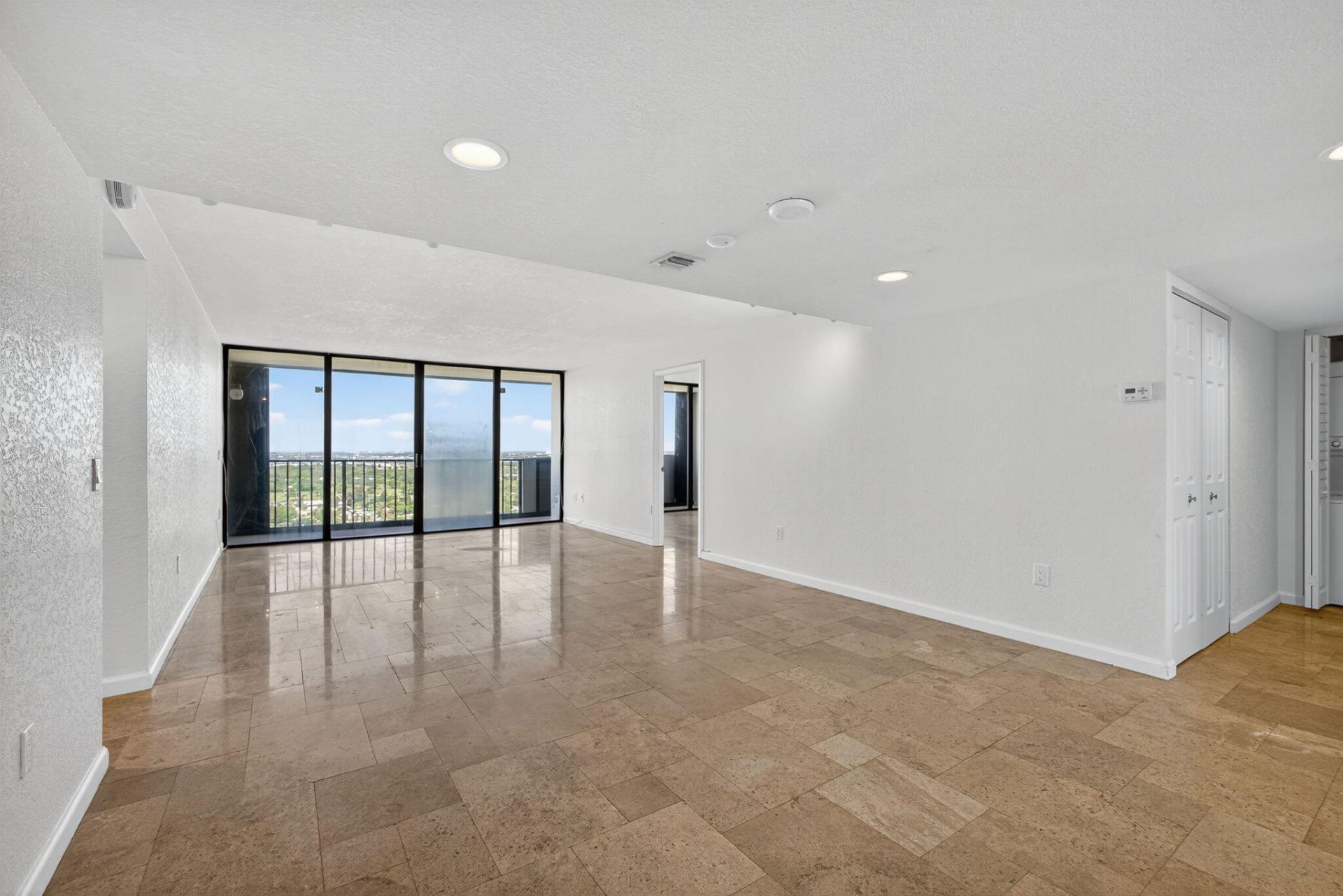 5600 N Flagler Drive, Unit 2703, West Palm Beach, FL 33407 Photo