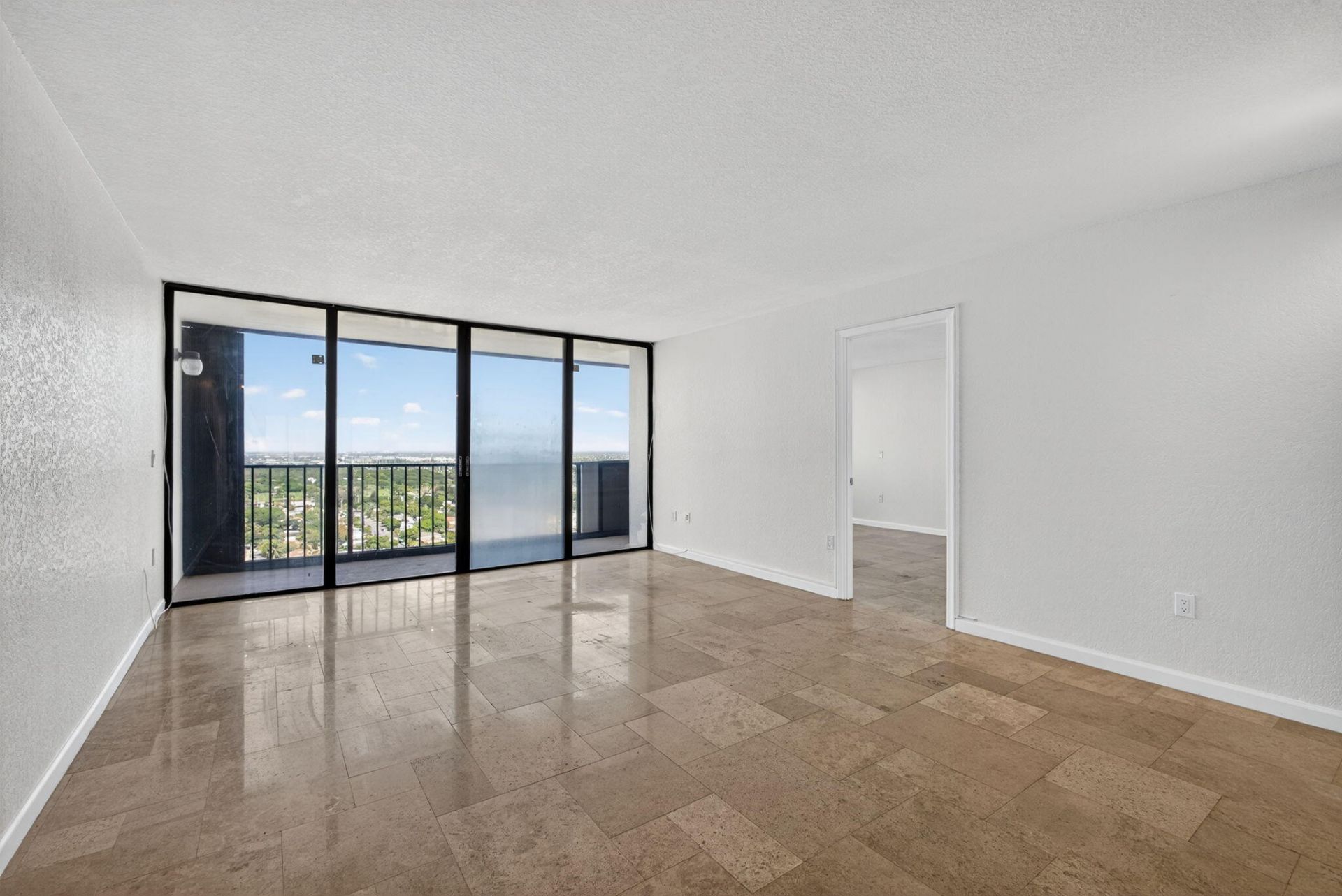 5600 N Flagler Drive, Unit 2703, West Palm Beach, FL 33407 Photo