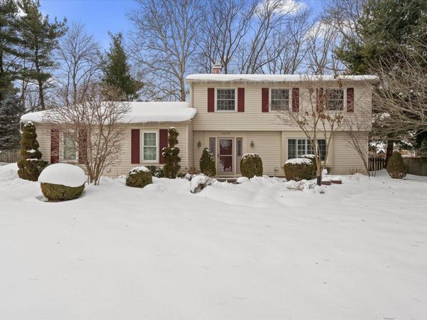 6233 Regent Court, South Bend, IN 46614