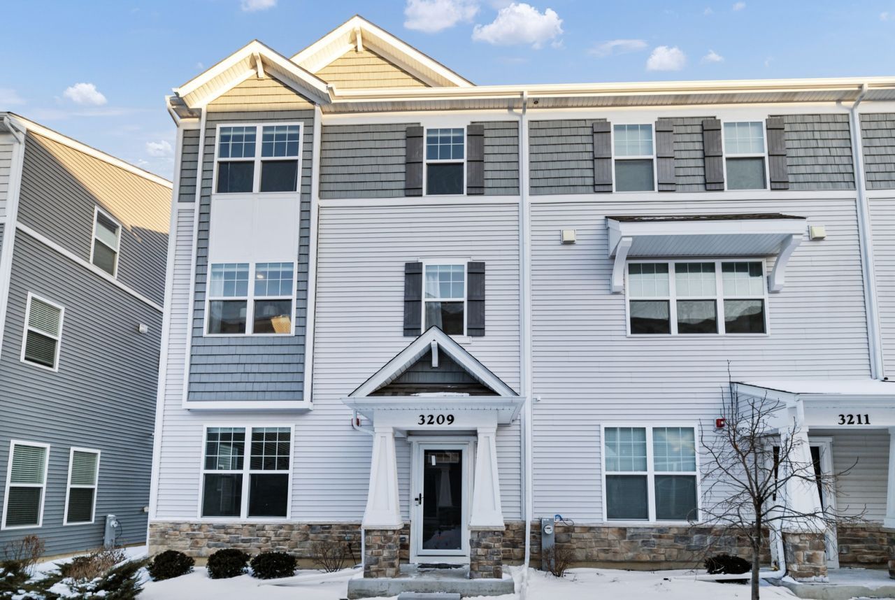 3209 Trillium Circle, Rolling Meadows, IL 60008 Main Photo