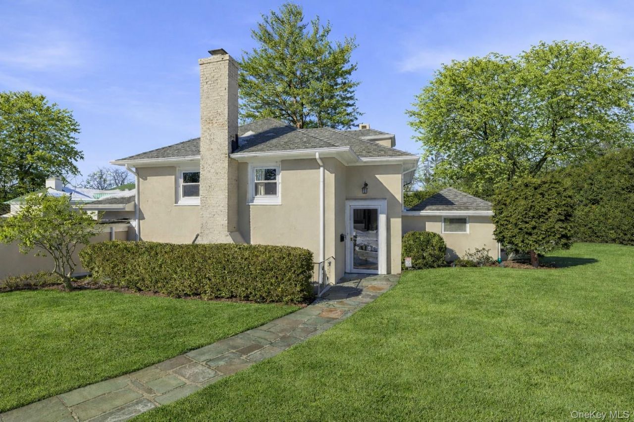 4 Dupont Avenue, White Plains, NY 10605 Main Photo