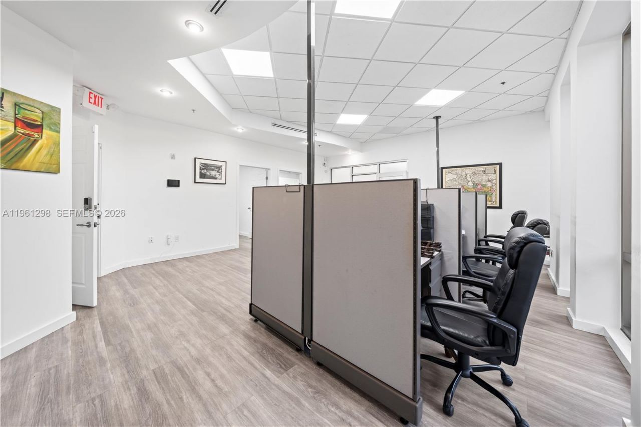 6500 Cow Pen Rd, Unit 201, Miami Lakes, FL 33014 Photo