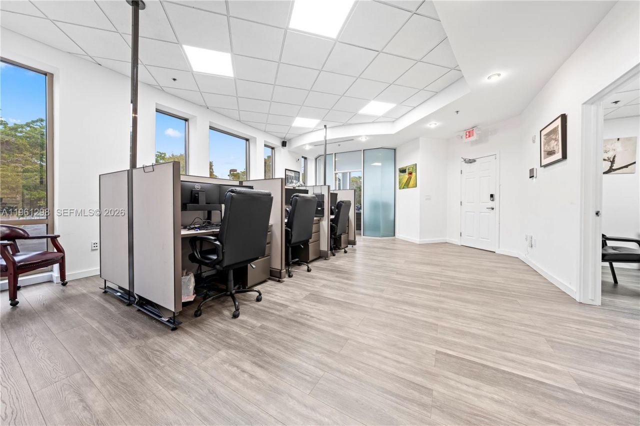 6500 Cow Pen Rd, Unit 201, Miami Lakes, FL 33014 Photo