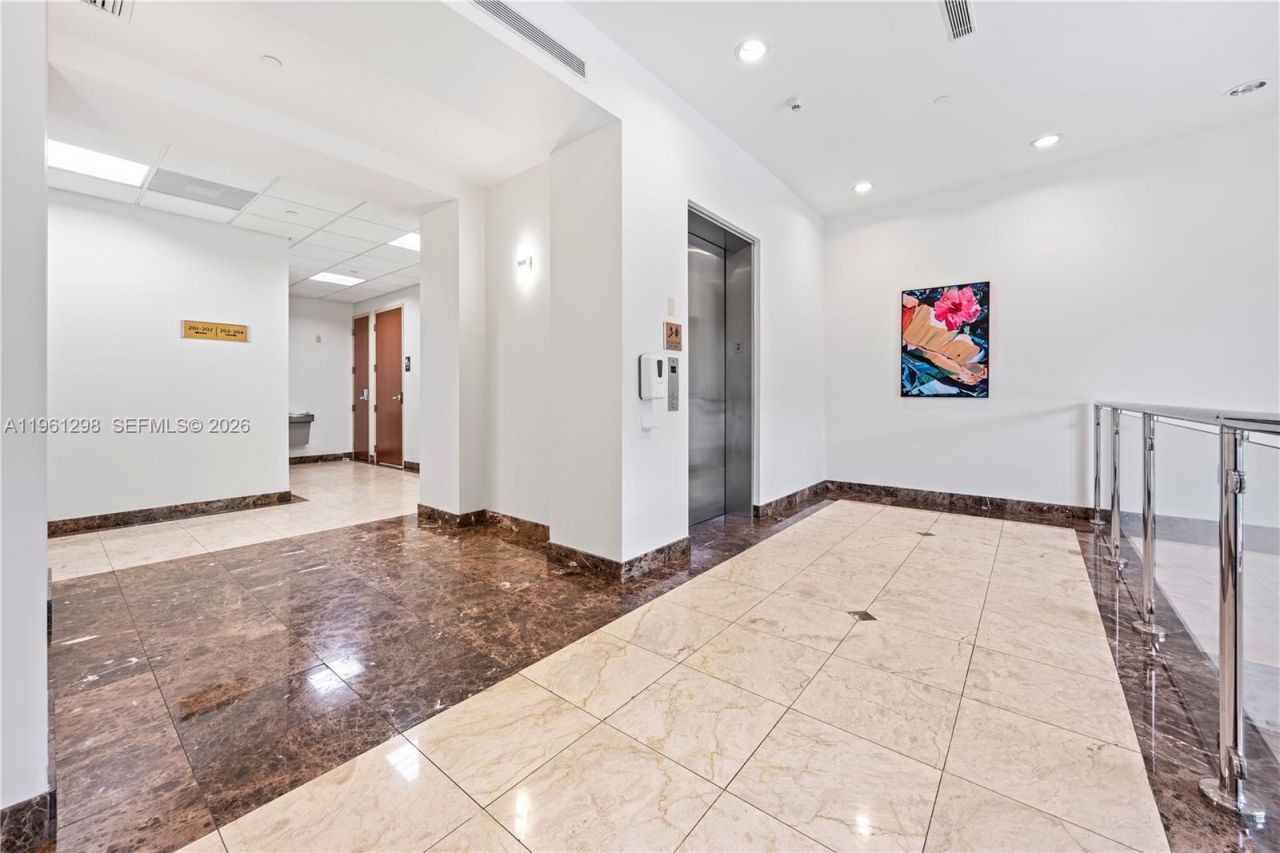 6500 Cow Pen Rd, Unit 201, Miami Lakes, FL 33014 Photo