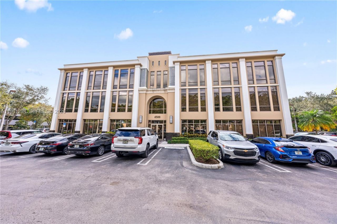 6500 Cow Pen Rd, Unit 201, Miami Lakes, FL 33014 Photo