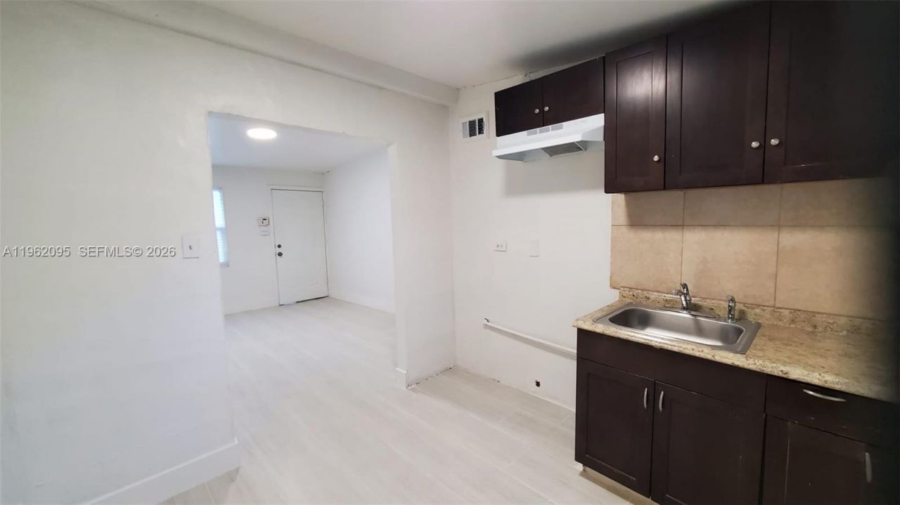 841 NW 12th Ave , Unit 1, Fort Lauderdale, FL 33311 Photo